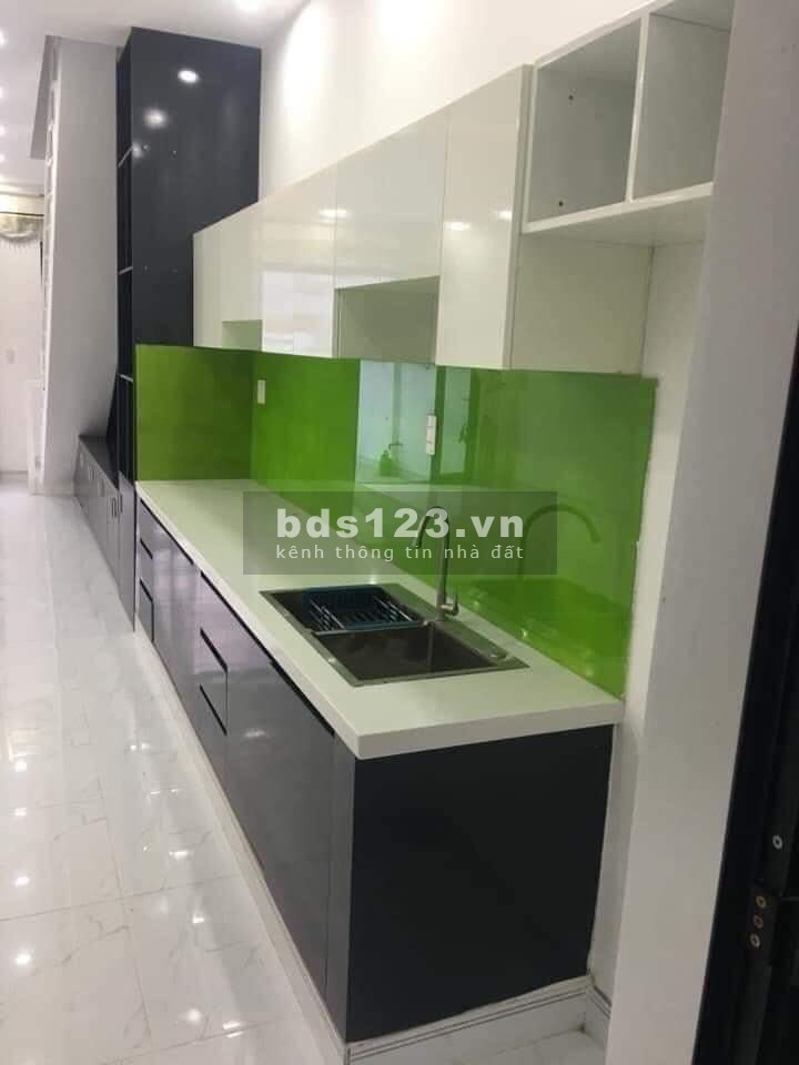 Nhà 2 lầu đổ thật, sổ hồng riêng công chứng trong ngày chỉ 900tr