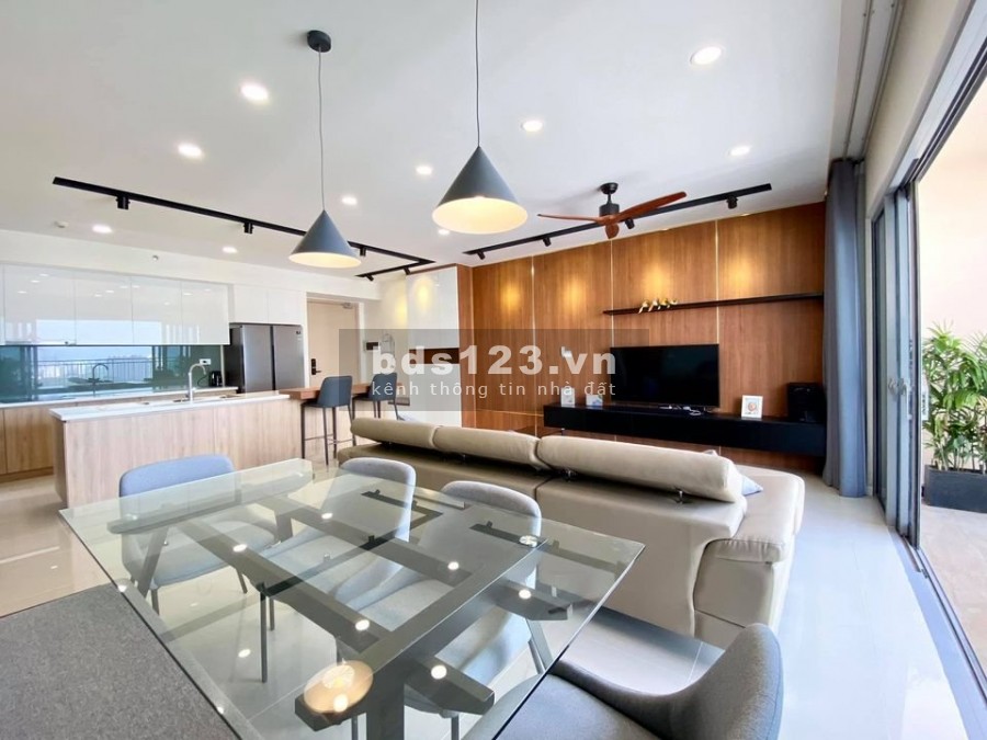 Cho thuê 3PN Palm Heights 121m2 14tr, Tầng cao, view hồ bơi siêu đẹp lung linh, giá tốt nhất