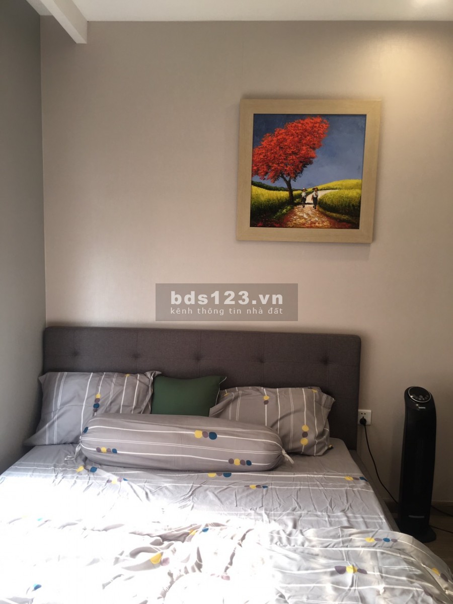 Chính chủ cho thuê căn 2N, full NT, view quảng trường tại Vinhomes Smart City. 7.5 tr/th