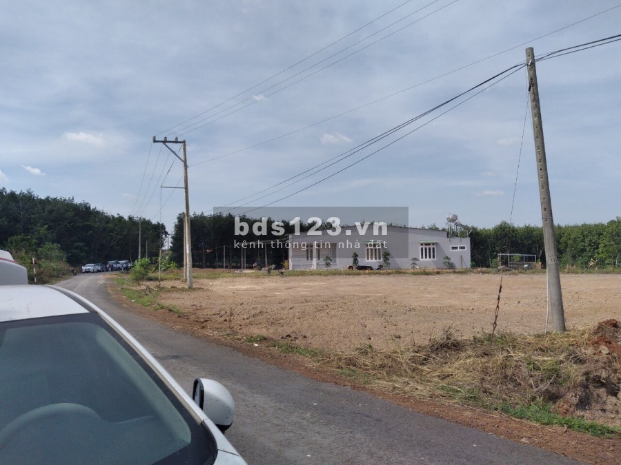 Bán gấp 1014m2 đất sát KCN Becamex giá 350tr