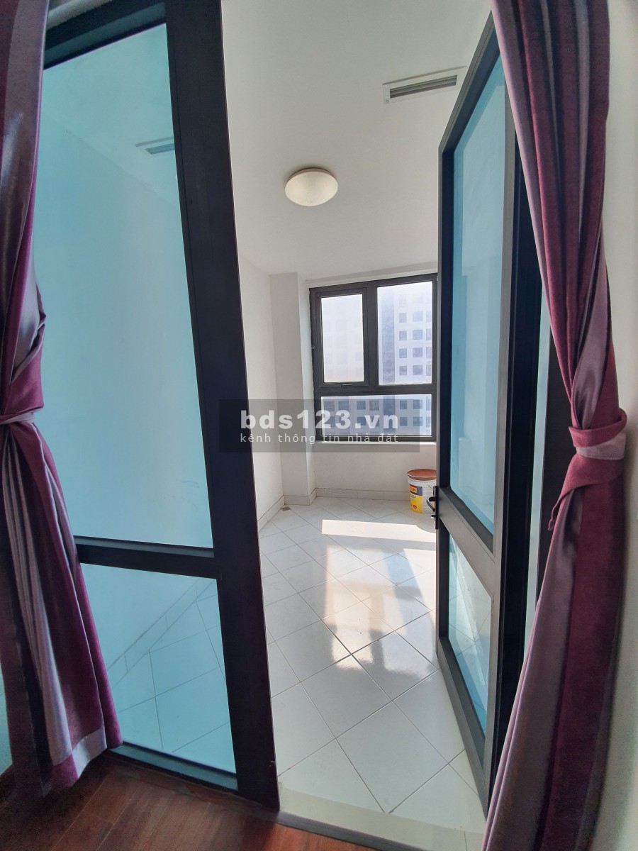 Cho thuê Chung cư Golden Land 275 Nguyễn Trãi 2 ngủ cơ bản có tủ quần áo 10 triệu. Lh 0377983070