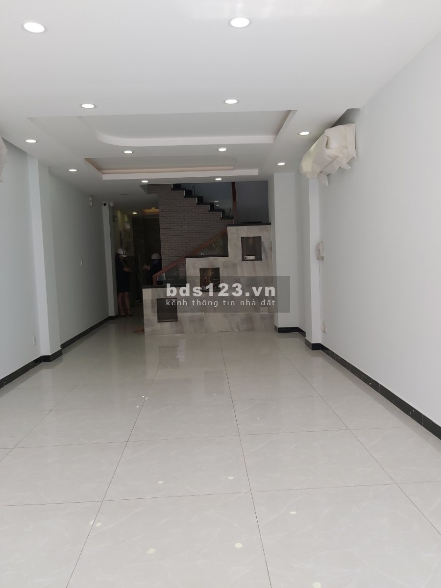 Bán nhà đẹp 4X16m mặt tiền đường Lâm Văn Bền, Phường Tân Quy, Quận 7