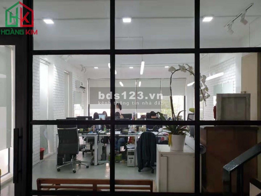 Cho thuê Nhà mới giá rẻ khu Vip Phổ Quang P2, Tân Bình. 1T4L. DT 5.5x20m