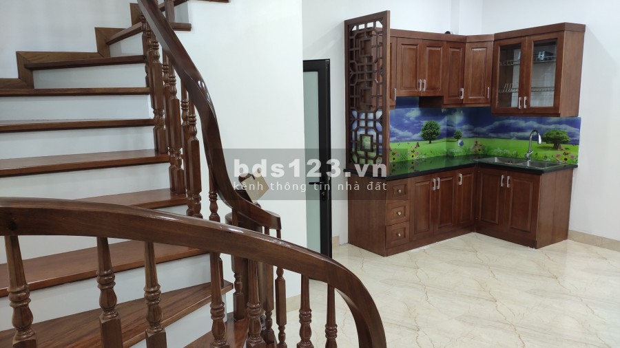 Bán nhà PL mới đẹp ô tô đỗ cửa ngõ 175 Lạc Long Quân 30m2 x 5 tầng giá 3,85 tỷ. LH 0912442669