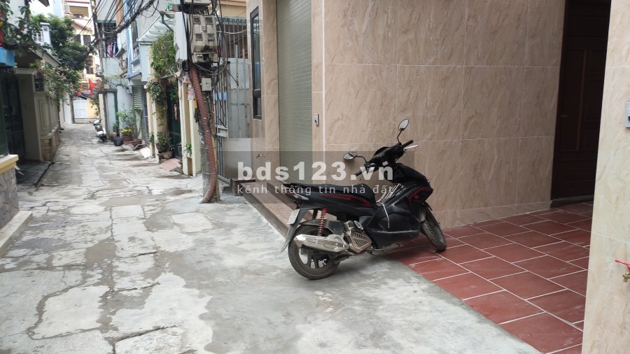 Bán nhà PL mới đẹp ô tô đỗ cửa ngõ 175 Lạc Long Quân 30m2 x 5 tầng giá 3,85 tỷ. LH 0912442669