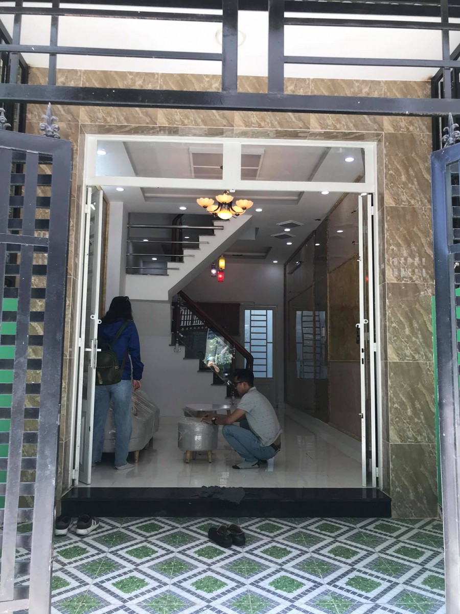 Bán Nhà 2 lầu ST hẻm 8m ở Huỳnh Tấn Phát Nhà Bè