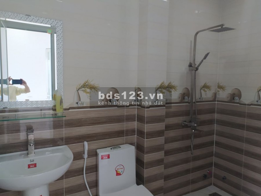 Bán Nhà 1 trệt 1 lầu Home Garden - ngay chợ Bình Chánh 100m2, SHR