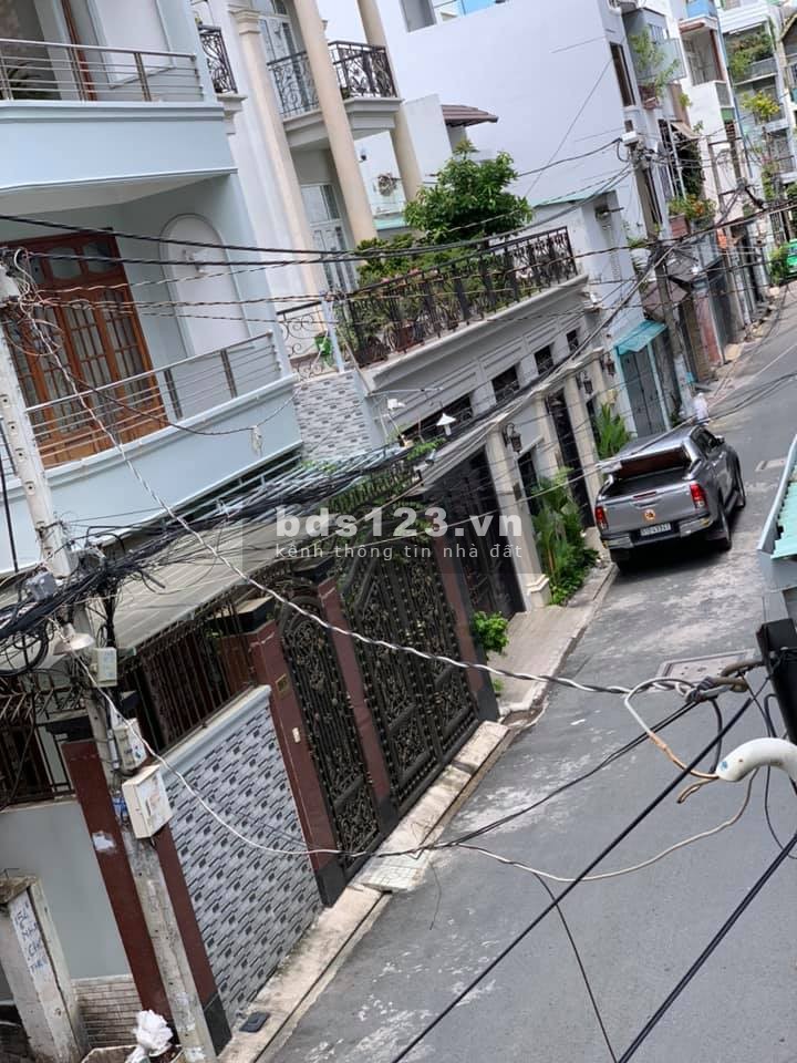 Xe hơi vào nhà, Núi Thành, P13 Tân Bình, 80m2, 3tầng,4x20m, Hiếm có,chỉ 9tỷ.ĐT 0936539463