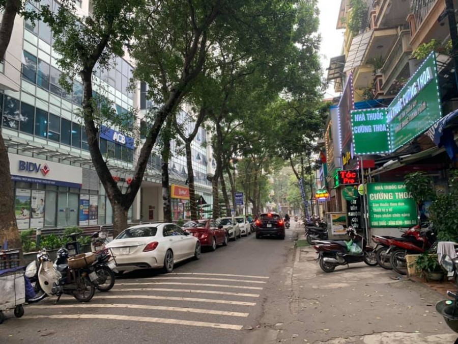 HIẾM, BÁN NHÀ MẶT PHỐ CHỢ XANH ĐỊNH CÔNG, PHÂN LÔ, KINH DOANH KHỦNG, Ô TÔ TRÁNH, CHỈ 5.8 TỶ.