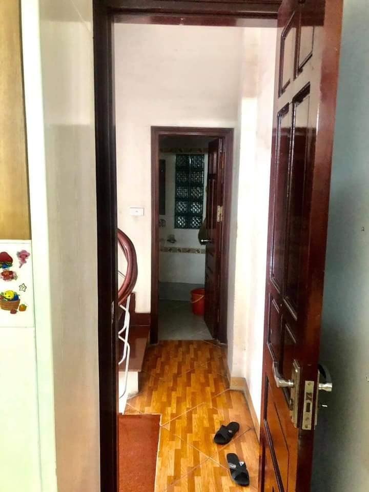 Bán nhà mặt phố, 5 tầng, Thịnh Quang, Đống Đa, kinh doanh đa năng. Giá chỉ 5,3 tỷ.
