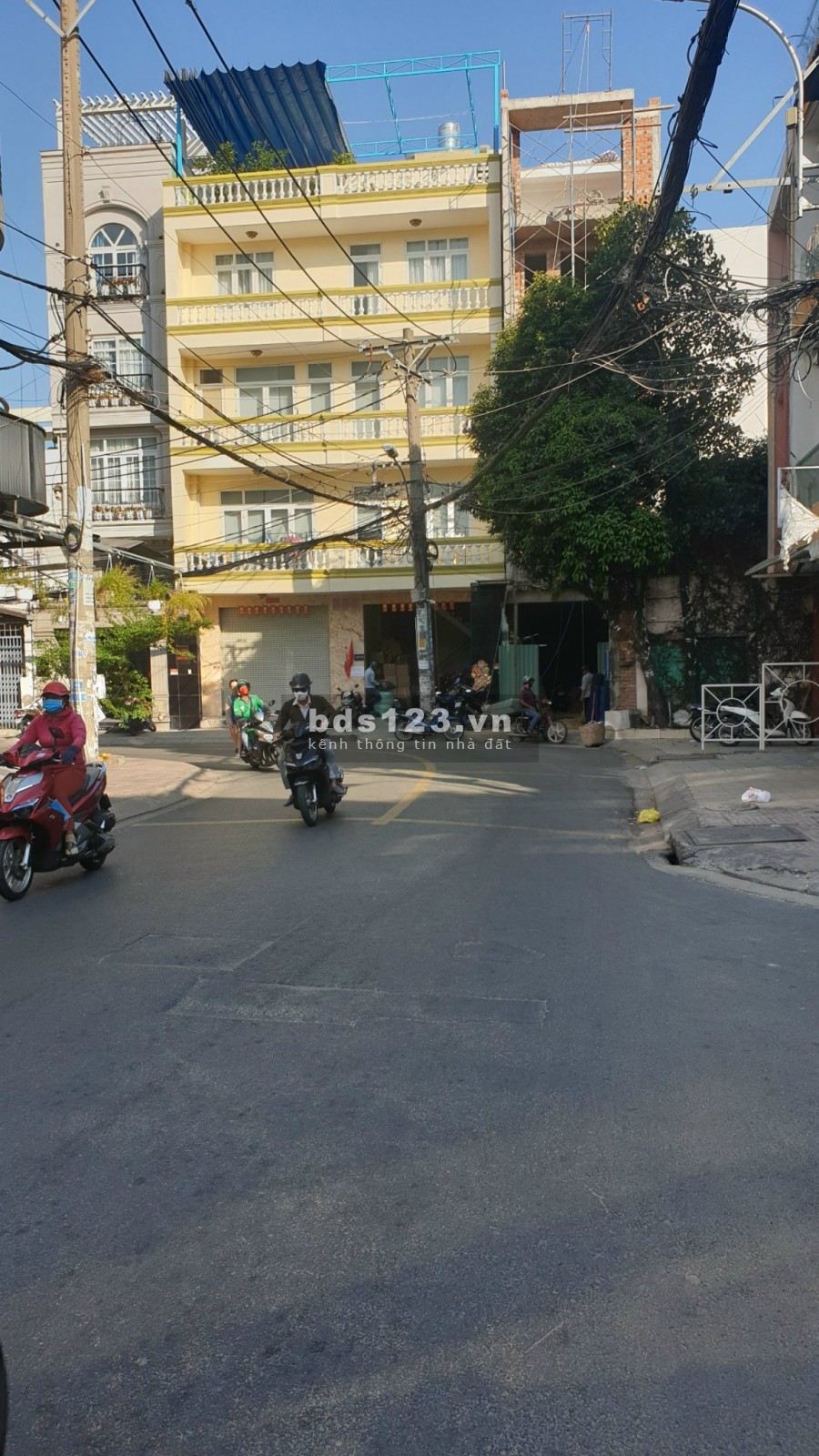 Bán gấp căn góc 2 MT Trịnh Đình Trọng, P. Hòa Thạnh, Quận Tân Phú. Tiện làm công ty, văn phòng
