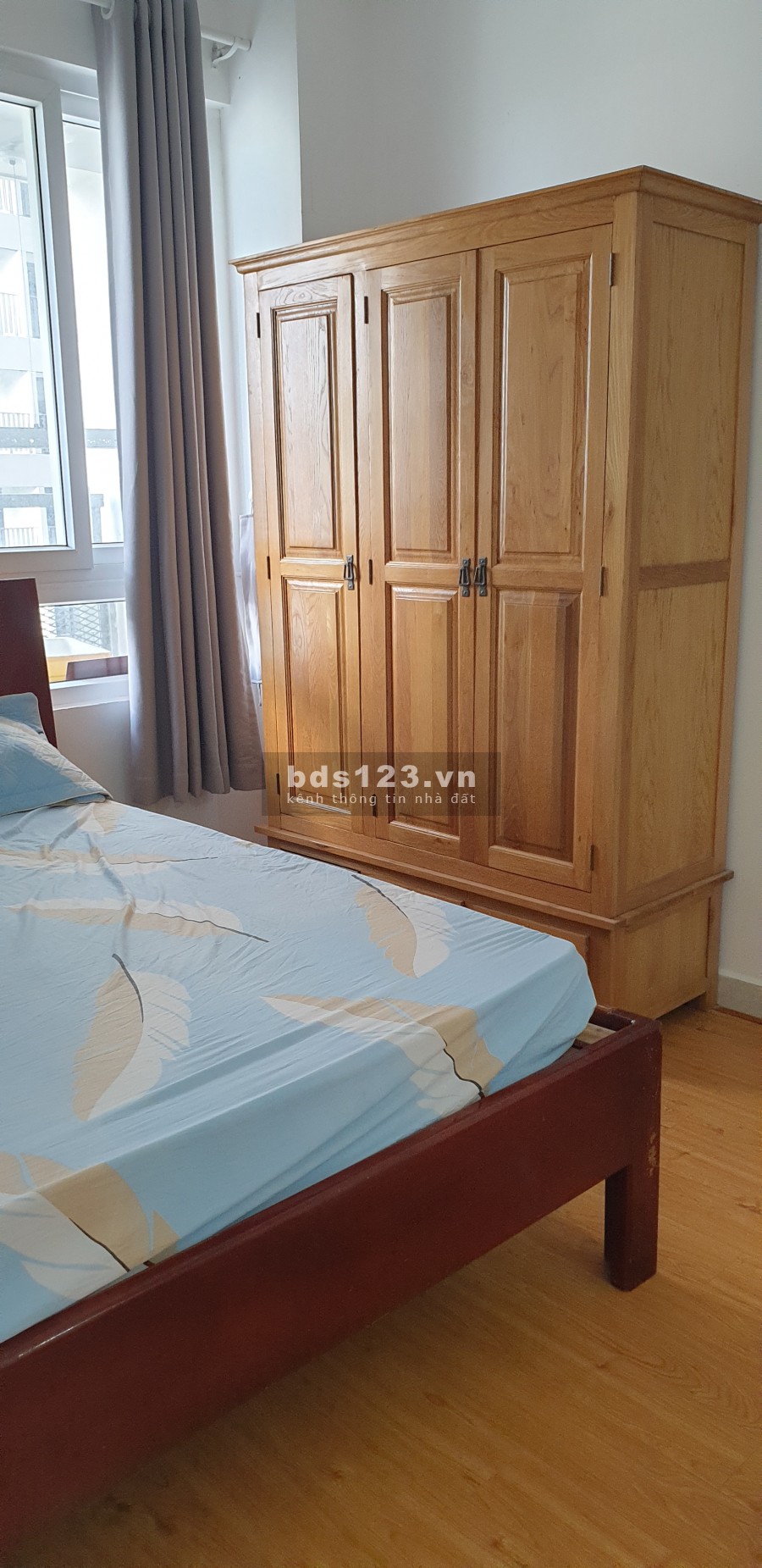 Cho thuê căn hộ chung cư 90 mặt tiền đường Nguyễn Hữu Cảnh, quận Bình Thạnh ngay chân cầu Thủ Thiêm, sát sông Sài Gòn thoáng mát, kế căn hộ Saigon Pearl.