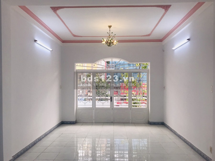 Cho thuê nhà 4 lầu, mặt tiền Tạ Quang Bửu, P5, Q8