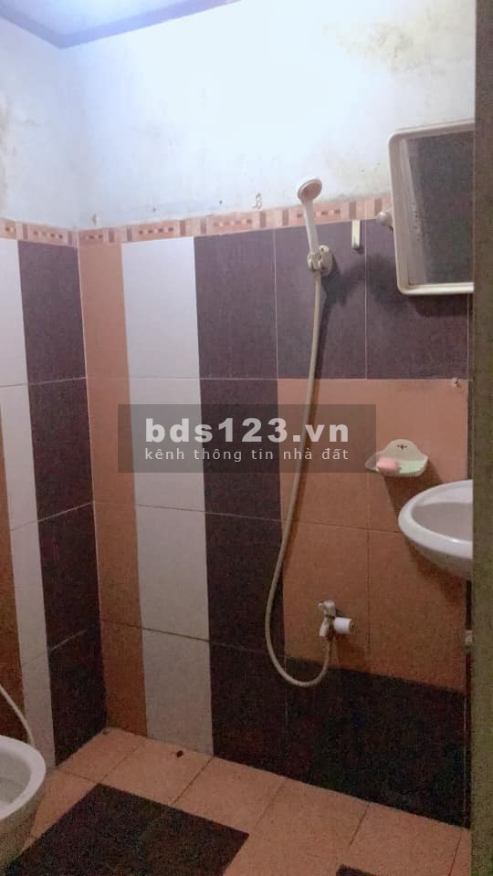 Nhà Hoàng Văn Thụ, Tân Bình, vị trí đẹp, 46 m2, 2 tầng chỉ 5 tỷ 2