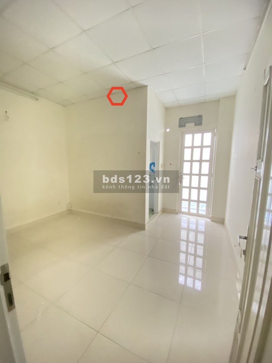 Mặt Tiền D3 4.3x23m 1trệt, 1lầu. 2pn, khu KD sầm uất. 22tr.