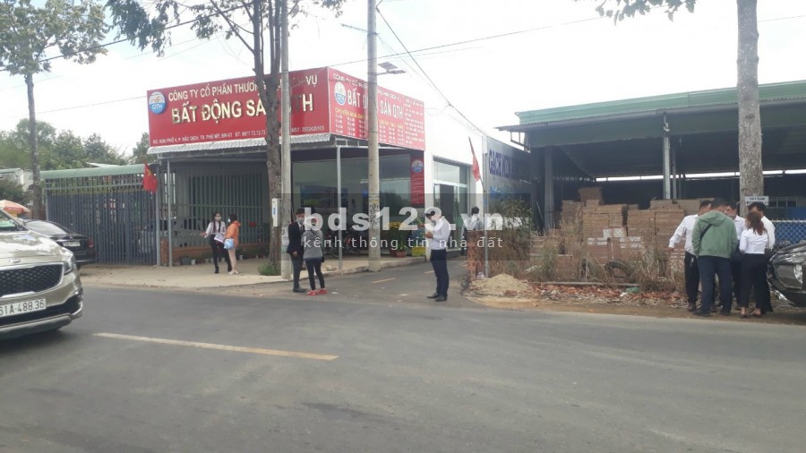 Cần bán đất giữa khu dân cư, tiện ích đầy đủ giá tốt
