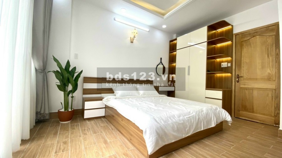 Cần bán gấp nhà đẹp tọa lạc tại đường số 4