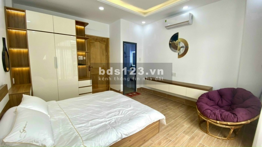 Cần bán gấp nhà đẹp tọa lạc tại đường số 4