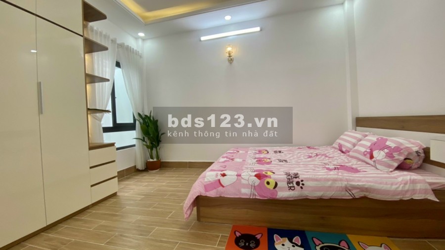 Cần bán gấp nhà đẹp tọa lạc tại đường số 4