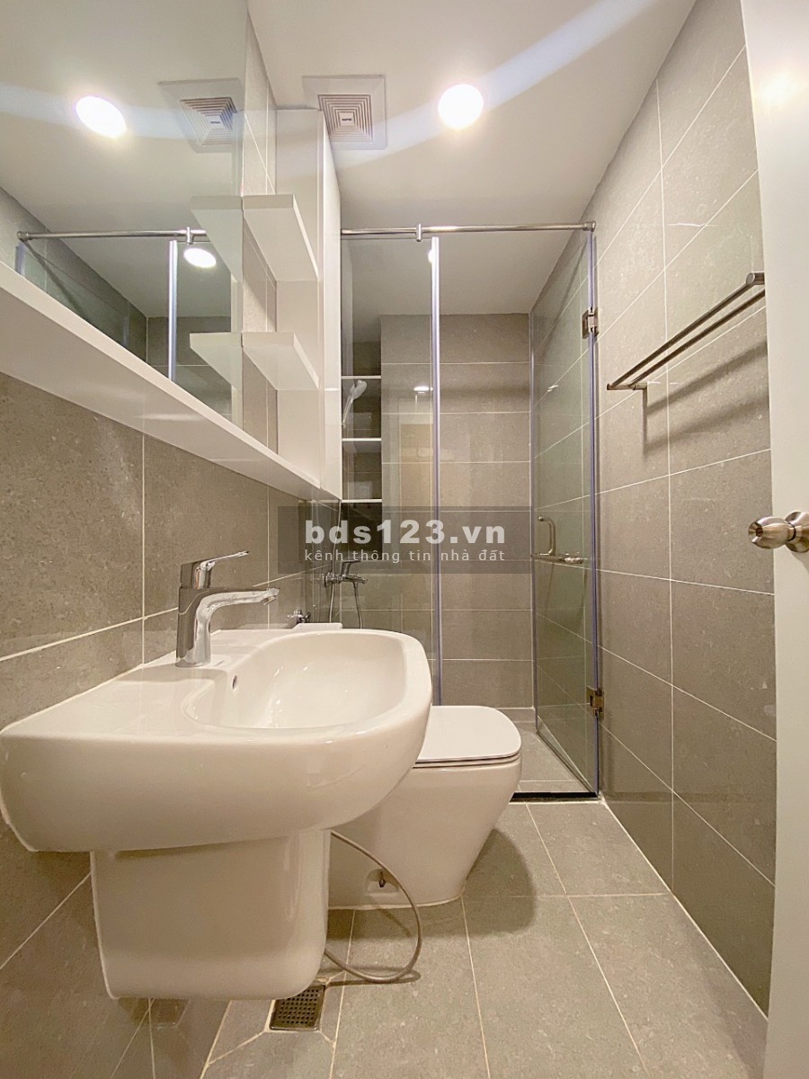 Thuê căn hộ Terra Royal quận 3, full tiện nghi 2 phòng ngủ 1WC tầng cao 16 Triệu/tháng Tel 0942.811.343 đi xem ngay
