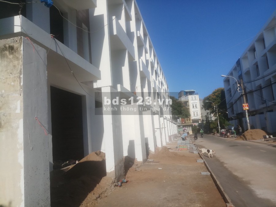 Sản phẩm nhà phố KHU TÊN LỬA mới xây ,khu sầm uất, sổ riêng