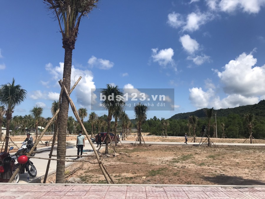 BĐS Phú Quốc MT Tuyến Tránh 30m cách trung tâm Dương Đông và bv 4km giá 2ty. SHR nhận triết khấu KHỦNG từ chủ đầu tư.