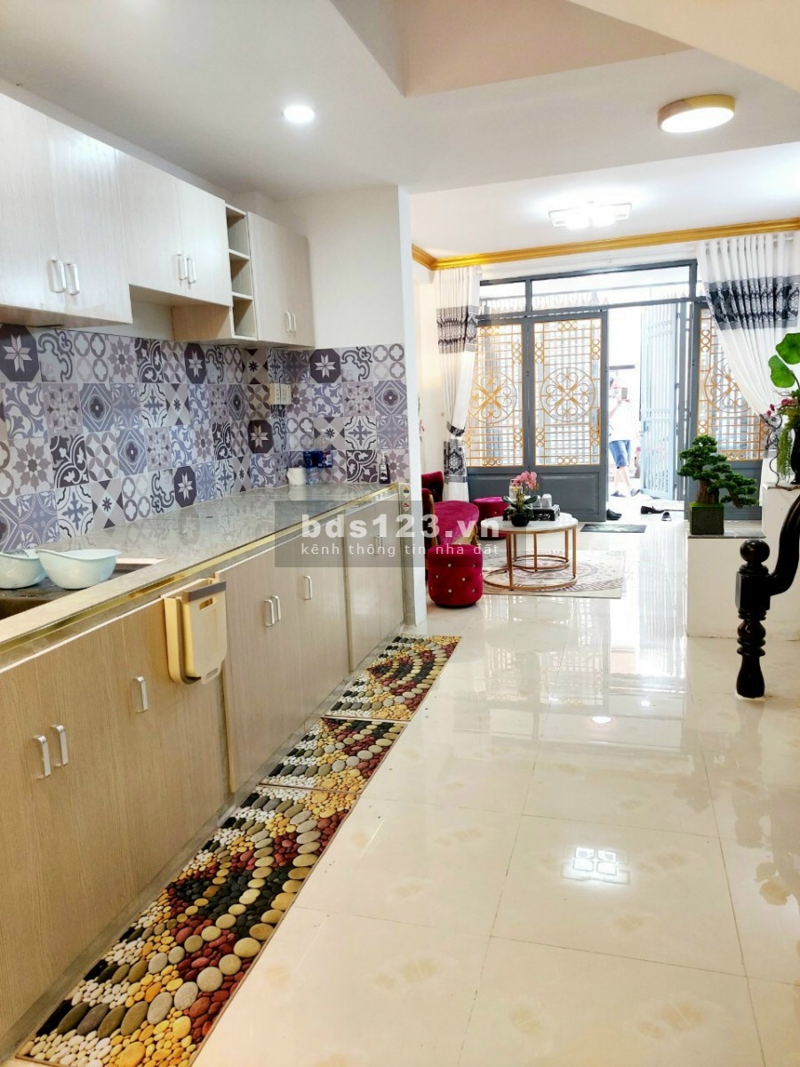 BÁN GẤP CĂN NHÀ ĐANG CÒN MỚI ĐƯỜNG THẠNH LỘC 15 - SHR
