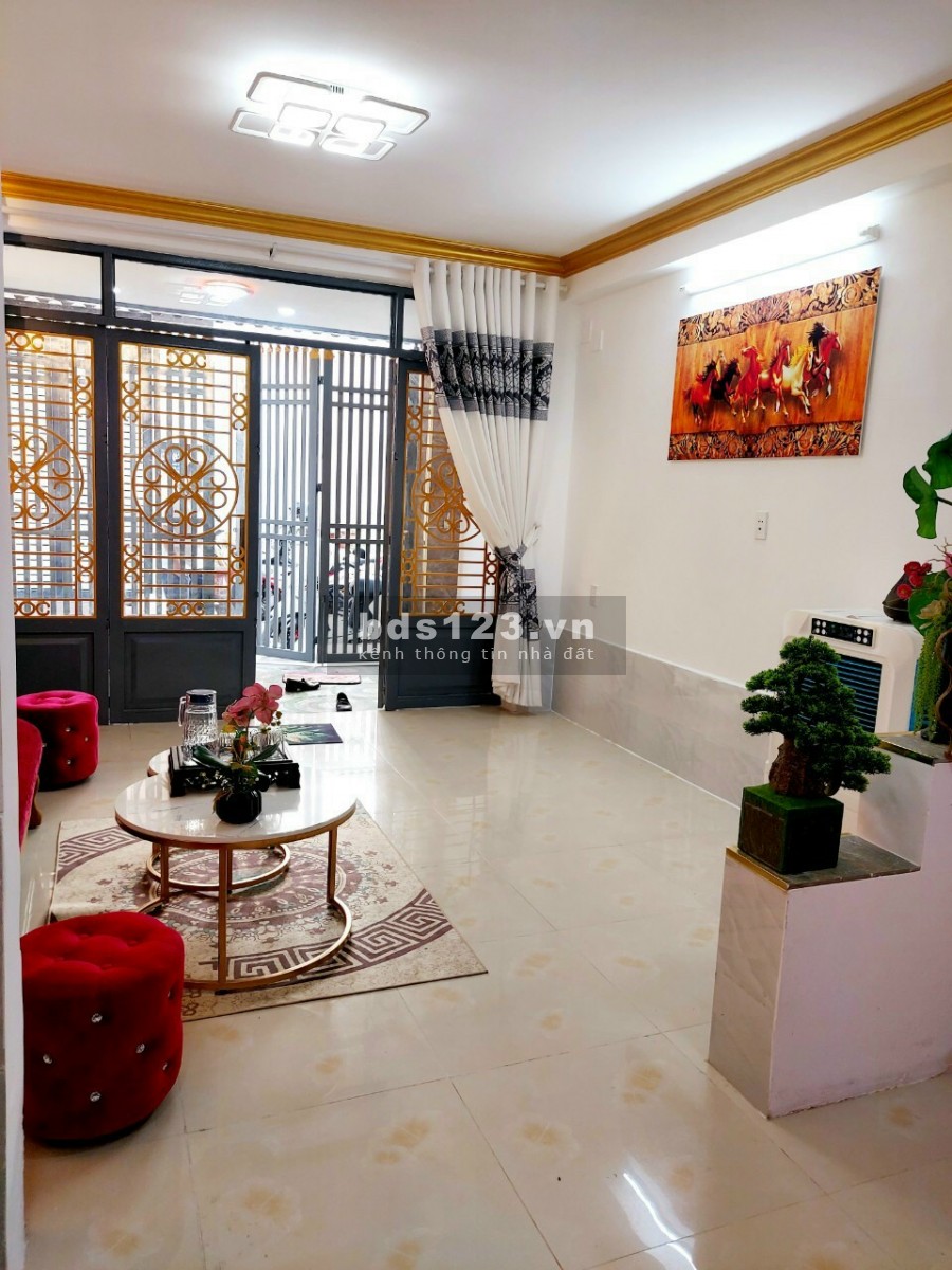 BÁN GẤP CĂN NHÀ ĐANG CÒN MỚI ĐƯỜNG THẠNH LỘC 15 - SHR
