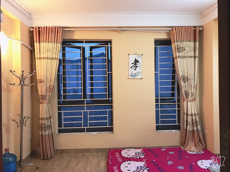 Bán nhà TT Cầu Giấy, đẹp ở ngay, DT 40/45, 5T, MT4 chỉ 4,6 tỷ