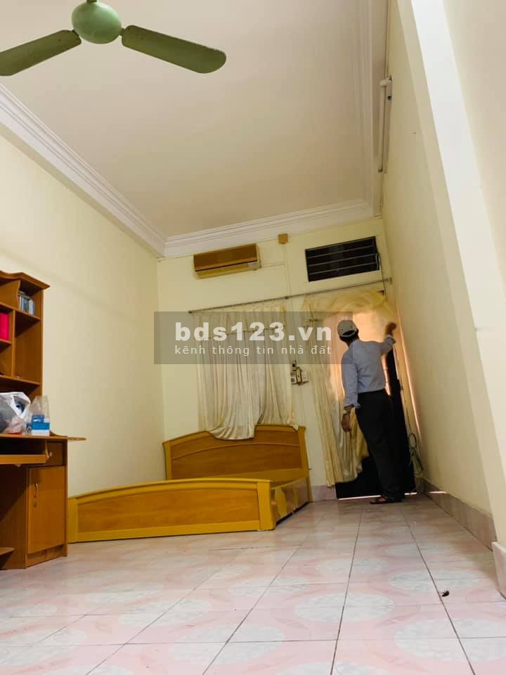 VỊ TRÍ ĐẸP KINH DOANH -–Phố Chợ Khâm Thiên, 32m2 *4T, ngõ thông, rộng, giá 2,95 tỷ.