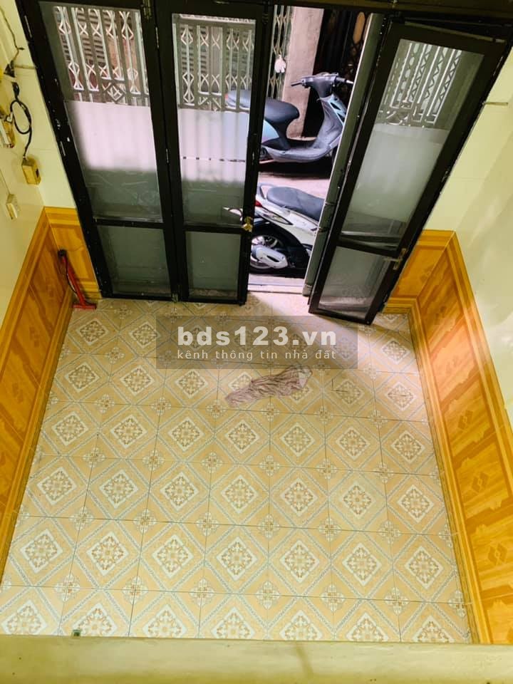 VỊ TRÍ ĐẸP KINH DOANH -–Phố Chợ Khâm Thiên, 32m2 *4T, ngõ thông, rộng, giá 2,95 tỷ.