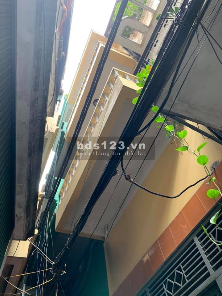 VỊ TRÍ ĐẸP KINH DOANH -–Phố Chợ Khâm Thiên, 32m2 *4T, ngõ thông, rộng, giá 2,95 tỷ.