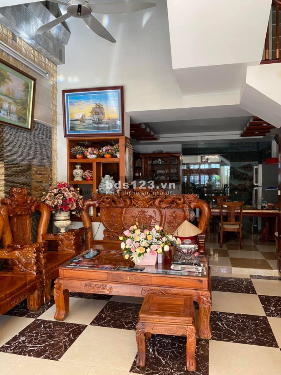 Bán nhà view hồ thoáng máy, kinh doanh đẹp, xin, Quận Cầu Giấy, lhcc