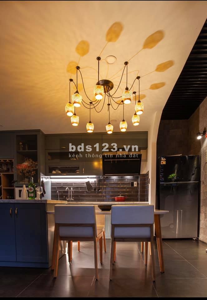 Bán gấp nhà Đầu ngõ Phố Đê La Thành giá 6.85 tỷ, 75m2, oto…