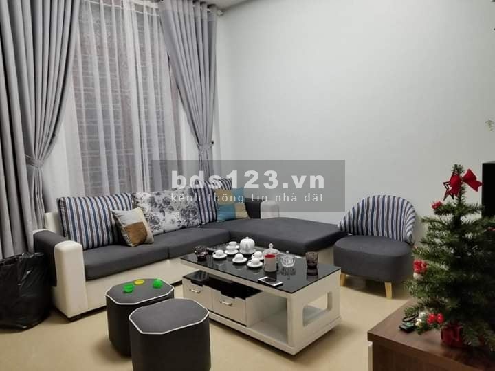 Bán gấp nhà Chùa Bộc, cách ô tô 5m , mặt tiền rộng , giá 4,4 tỷ