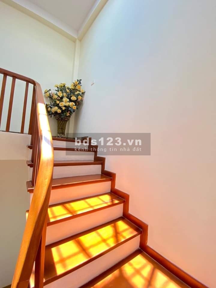 Bán nhà gấp tại phố Yên Lãng , giá 4,150 tỷ , 30m2x5 tầng