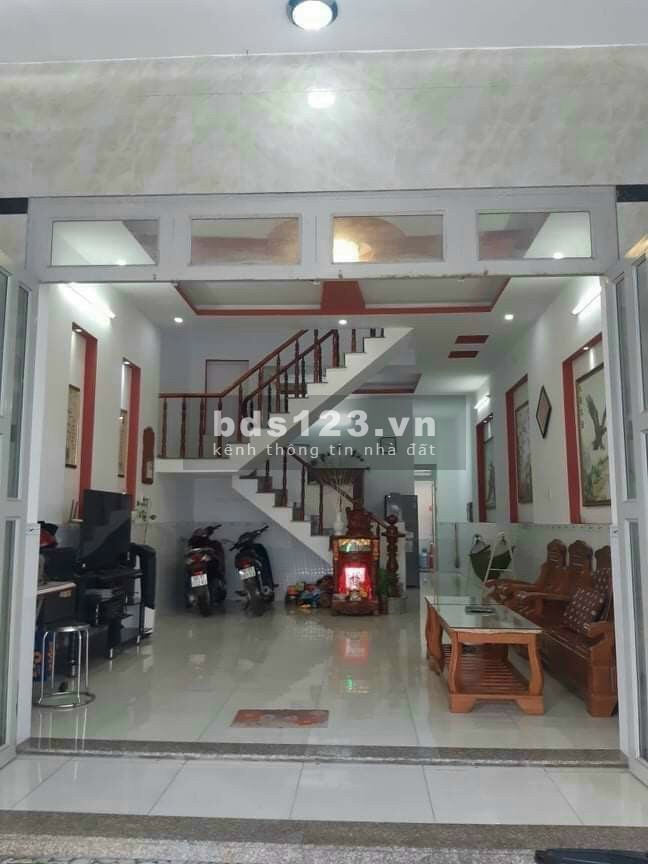 Nhà 3 tầng, HXH tránh, cạnh Phố Nướng Tân Sơn Nhì. 9,6 tỷ