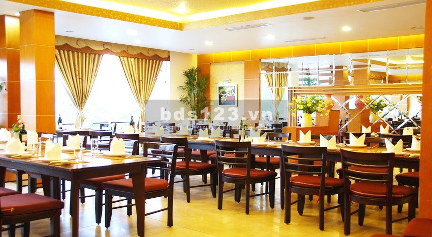 Bán nhà hàng phố Trúc Bạch, 130m MT 7.5m 7t thang máy Nhìn mặt Hồ