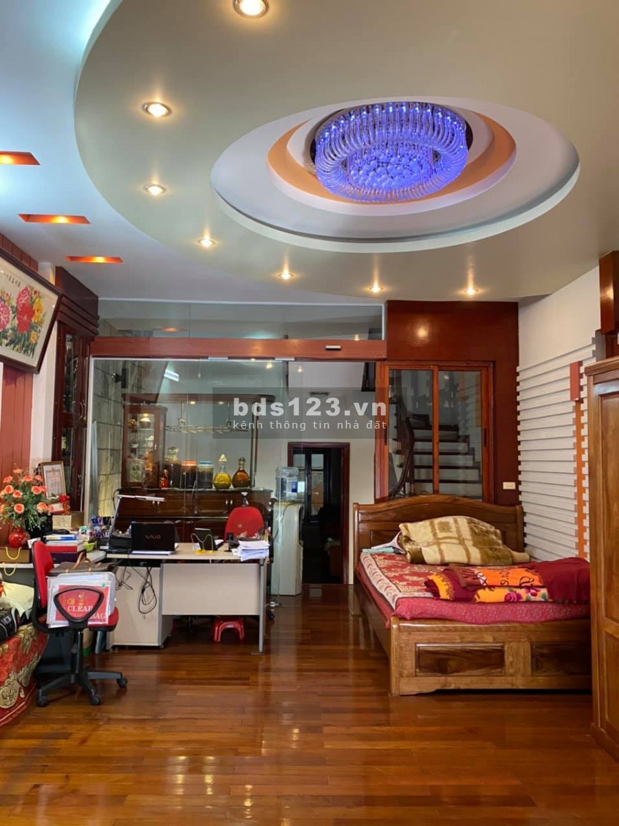Bán nhà view hồ thoáng máy, kinh doanh đẹp, xin, Quận Cầu Giấy, lhcc