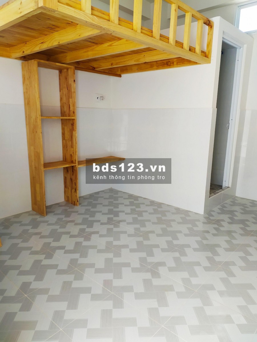 PHÒNG TÂN BÌNH GIÁ RẺ DT 30m2 THOÁNG MÁT