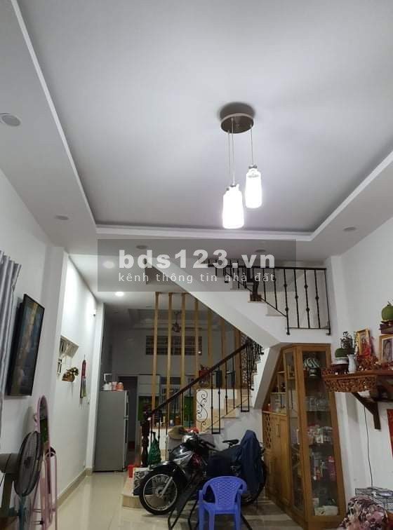 Nhà 64m2, xe hơi đỗ cửa, cạnh Chợ Bà Hoa. Tân Bình. 5,75 tỷ