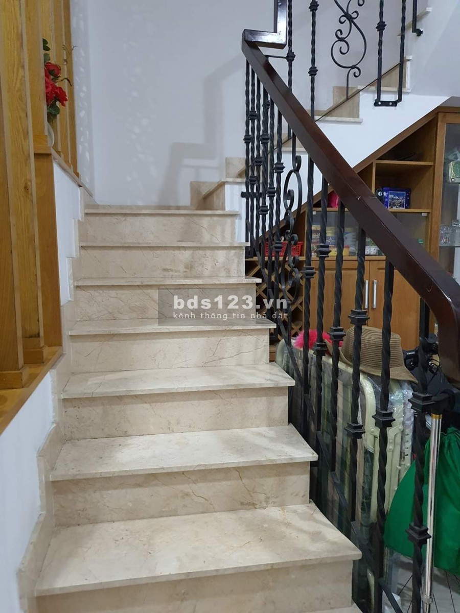 Nhà 64m2, xe hơi đỗ cửa, cạnh Chợ Bà Hoa. Tân Bình. 5,75 tỷ
