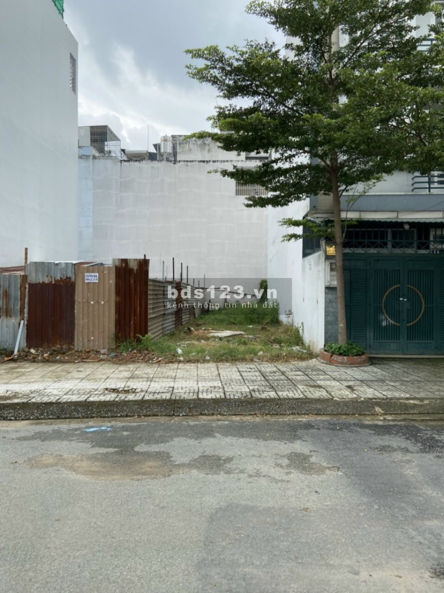 Cần tiền sang gấp lô đất 80m2 MT Trần Thị Ngôi 35m, P4, Q8, cách Trường ĐH Công nghệ SG.