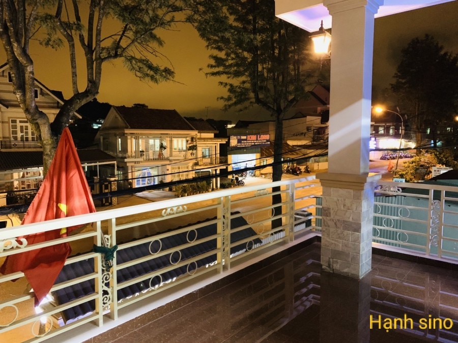BÁN BIỆT THỰ ĐƯỜNG HỒ XUÂN HƯƠNG