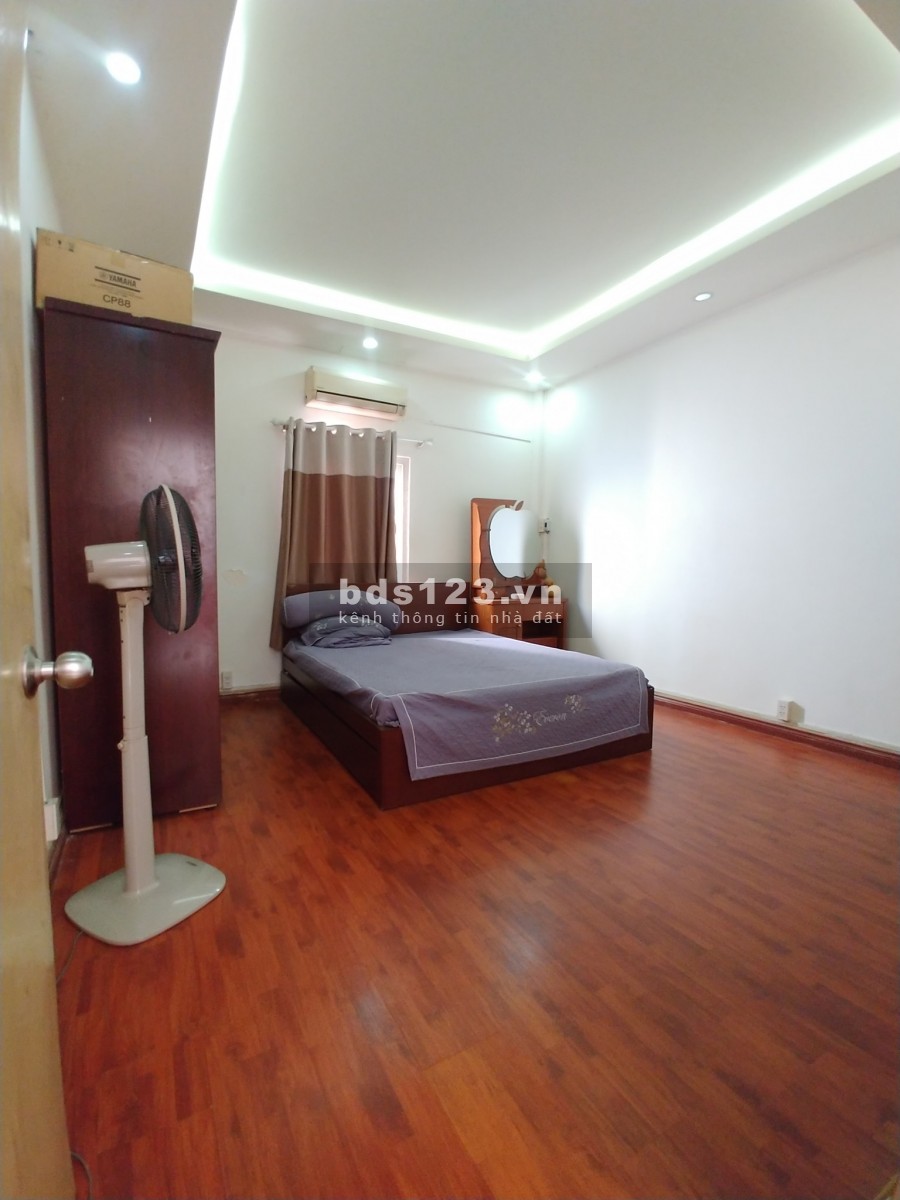 Nhà hẻm xe hơi Ung Văn Khiêm phường 25 Bình Thạnh 66m2, 3 tầng, 5PN.