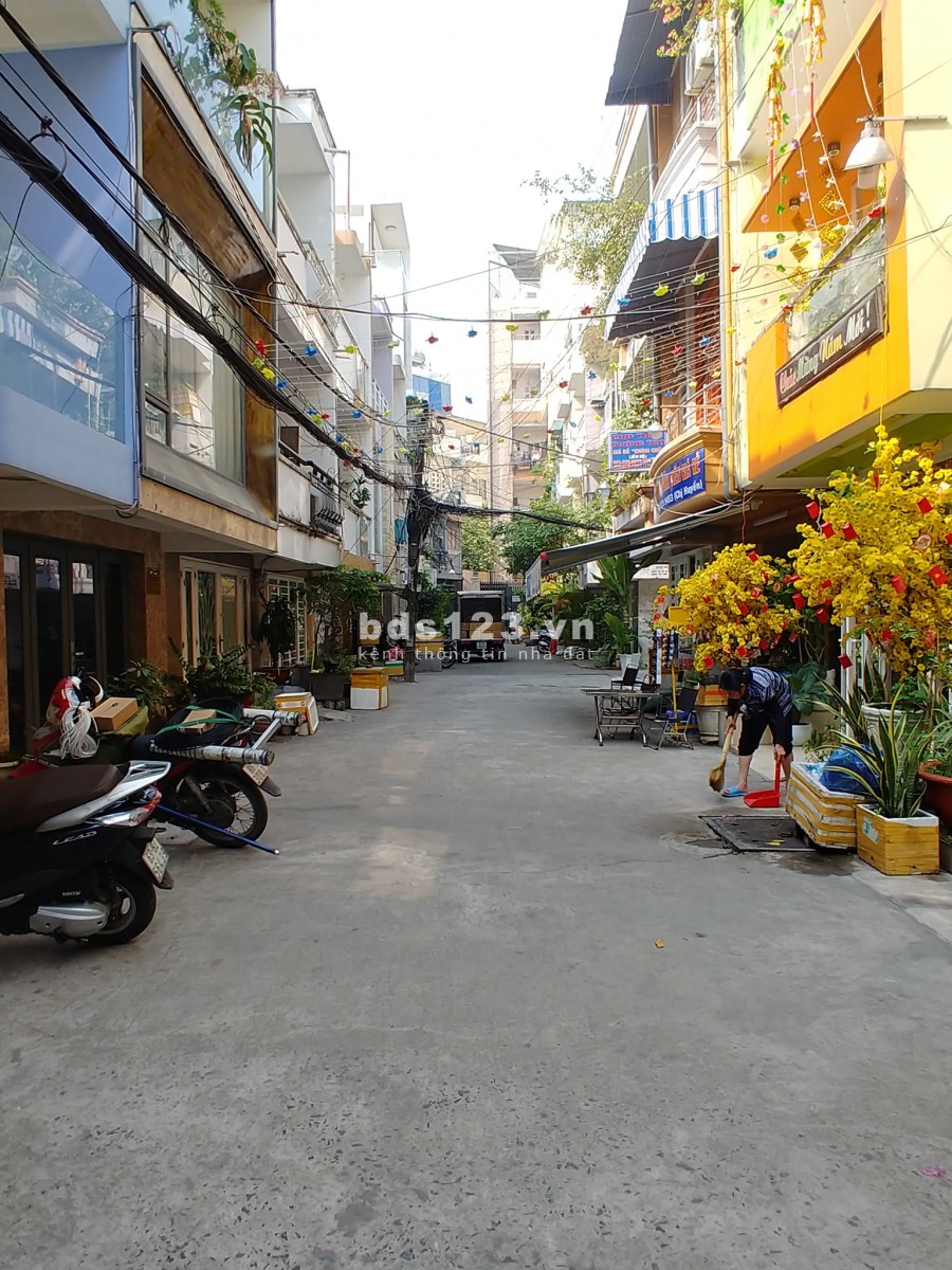 Nhà hẻm xe hơi Ung Văn Khiêm phường 25 Bình Thạnh 66m2, 3 tầng, 5PN.