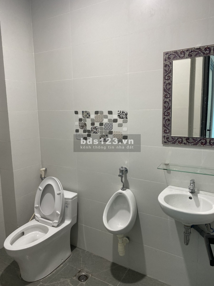 Tòa Nhà Điện Biên Phủ 8x21 Hầm Trệt 2.5Lầu TM Giá 120Tr/th