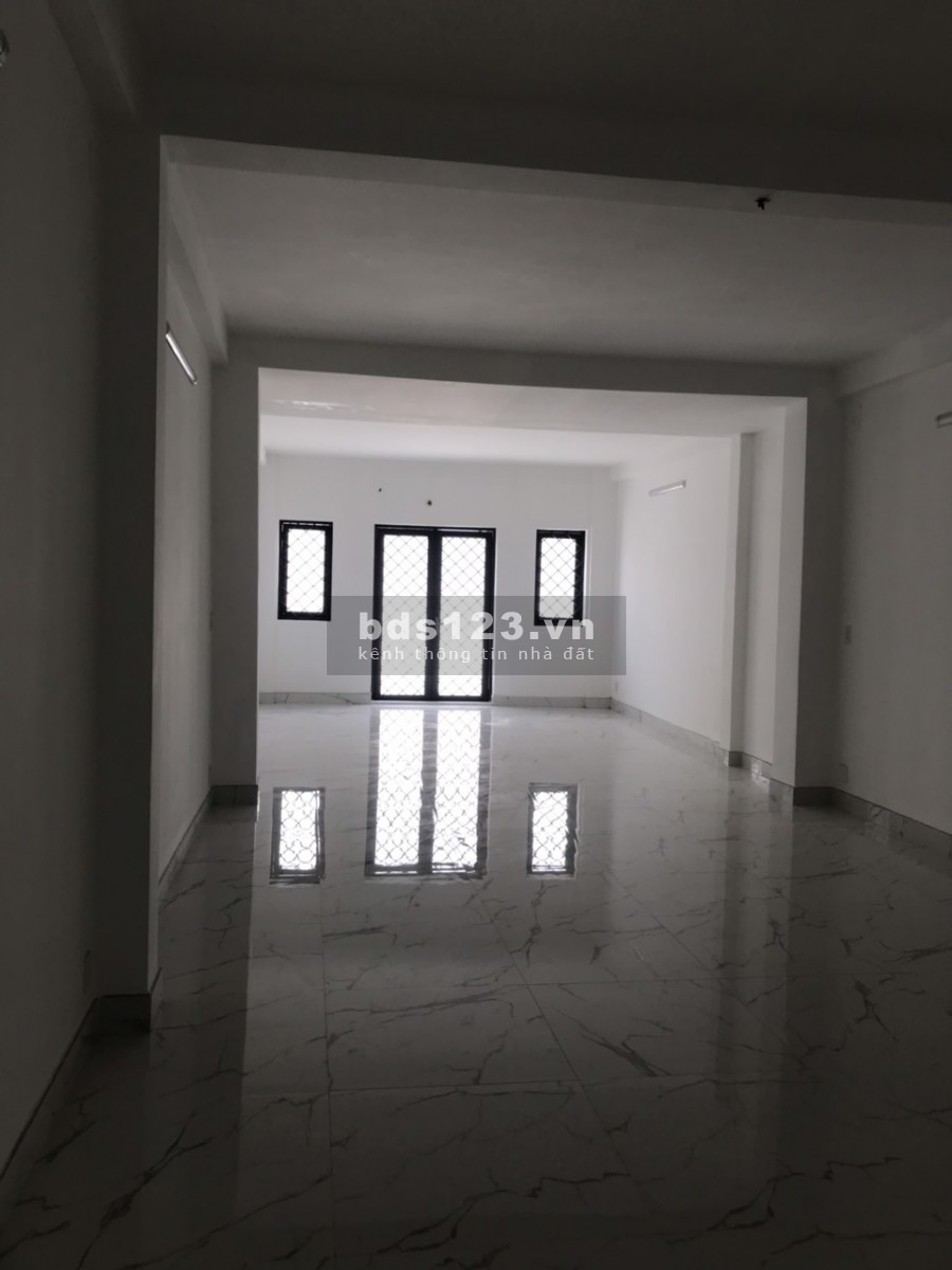 Cho thuê Nhà mới sàn trống suốt, Mt đường Hoàng Văn Thụ P2 Tân Bình