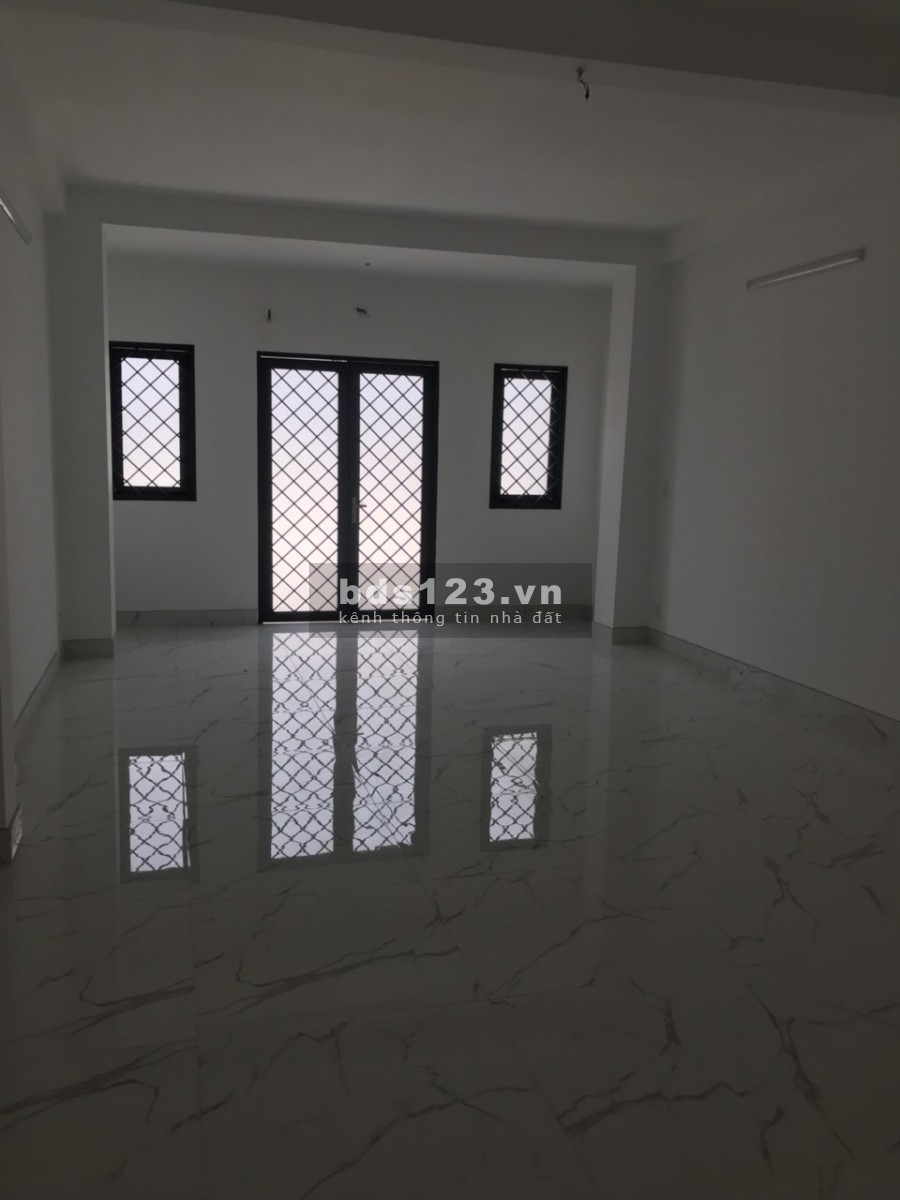 Cho thuê Nhà mới sàn trống suốt, Mt đường Hoàng Văn Thụ P2 Tân Bình