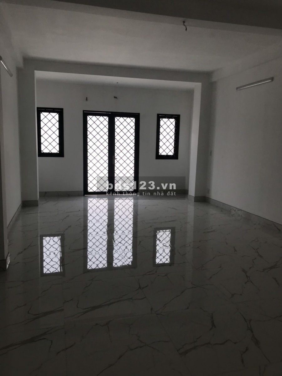 Cho thuê Nhà mới sàn trống suốt, Mt đường Hoàng Văn Thụ P2 Tân Bình